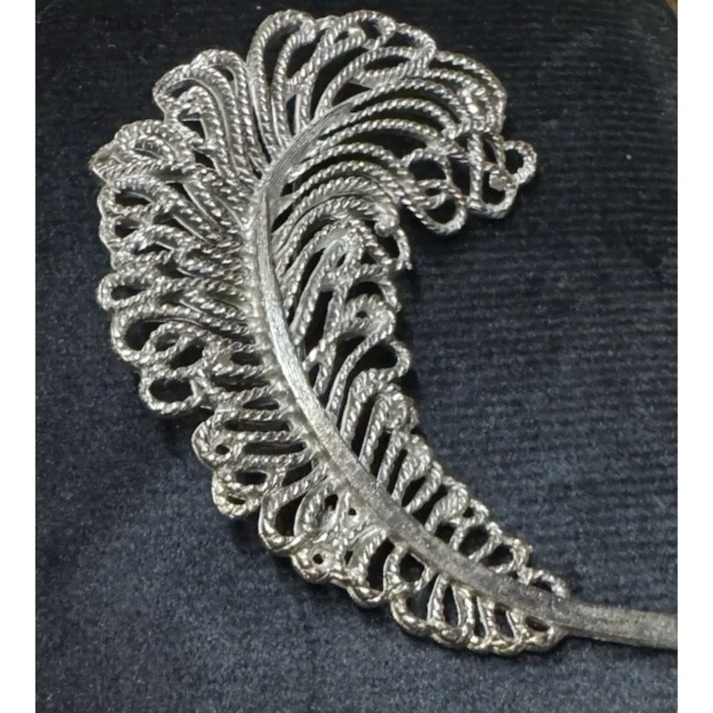 Vintage Silver Tone Brooch Curved Feather Leaf Filigree Pin